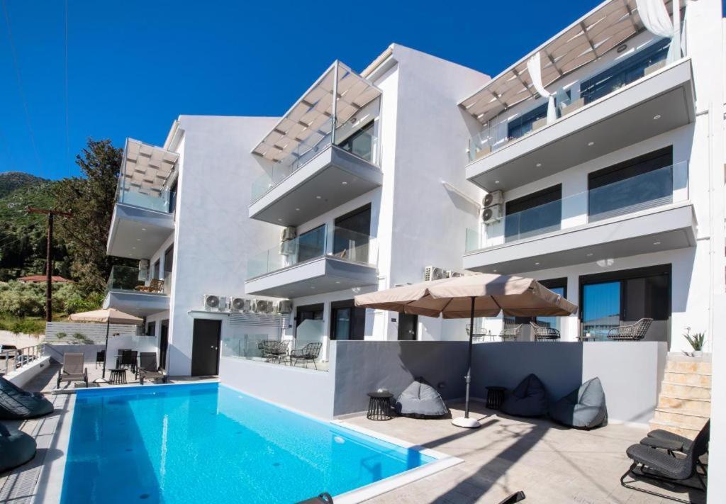 Above Blue Maisonettes Grey Diamond Nikiana Exterior photo